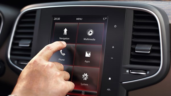 Man pressing the navigation button from the R-LINK 2 system