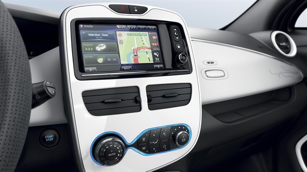 A look at the Renault's Media Nav Evolution system with displaying the route navigation