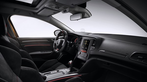 Renault MEGANE R.S. wider front design
