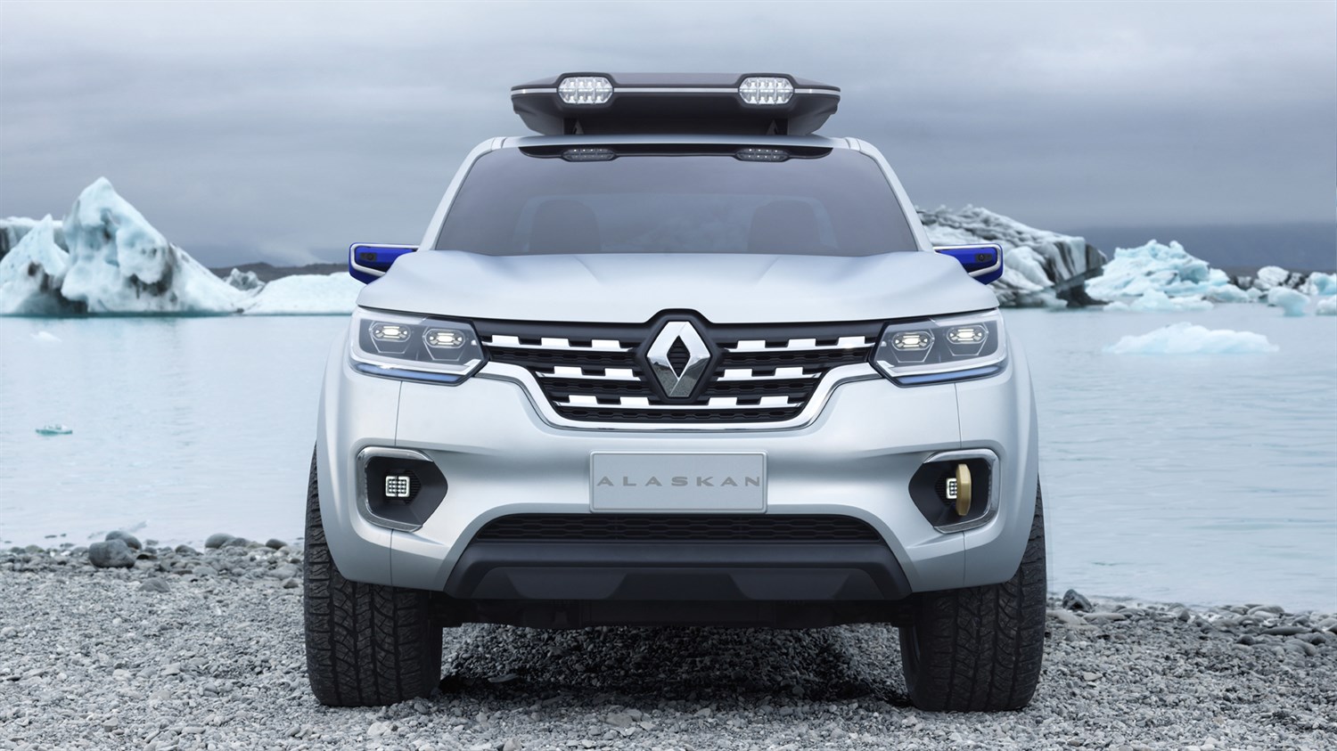 Renault ALASKAN concept car exterior design front view