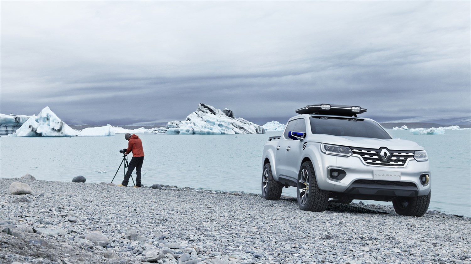 Renault ALASKAN Exterior Front View