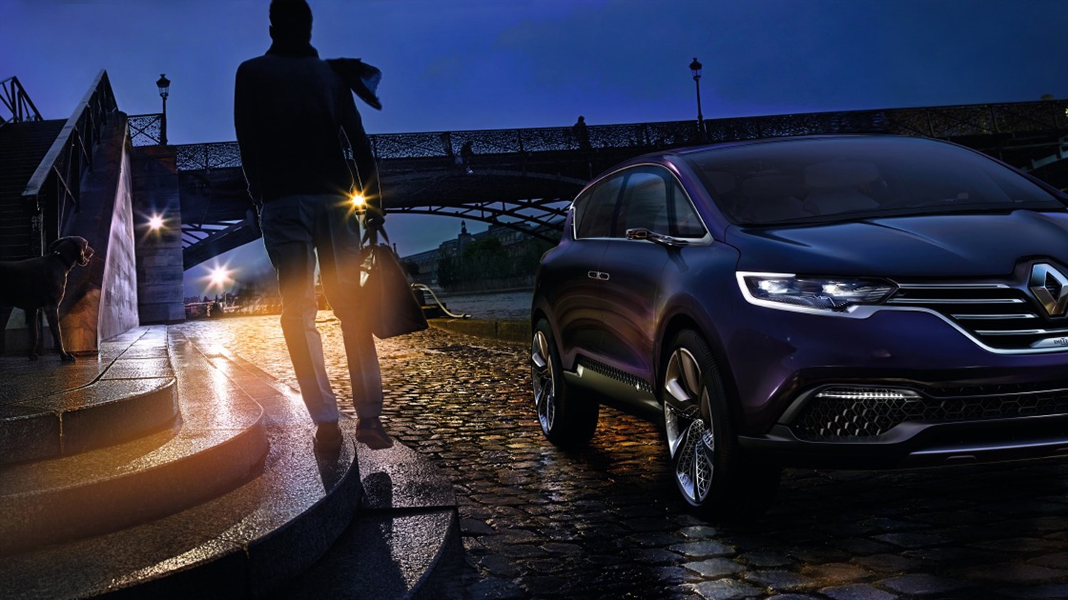 A man walking next to Renault INITIALE PARIS concept car