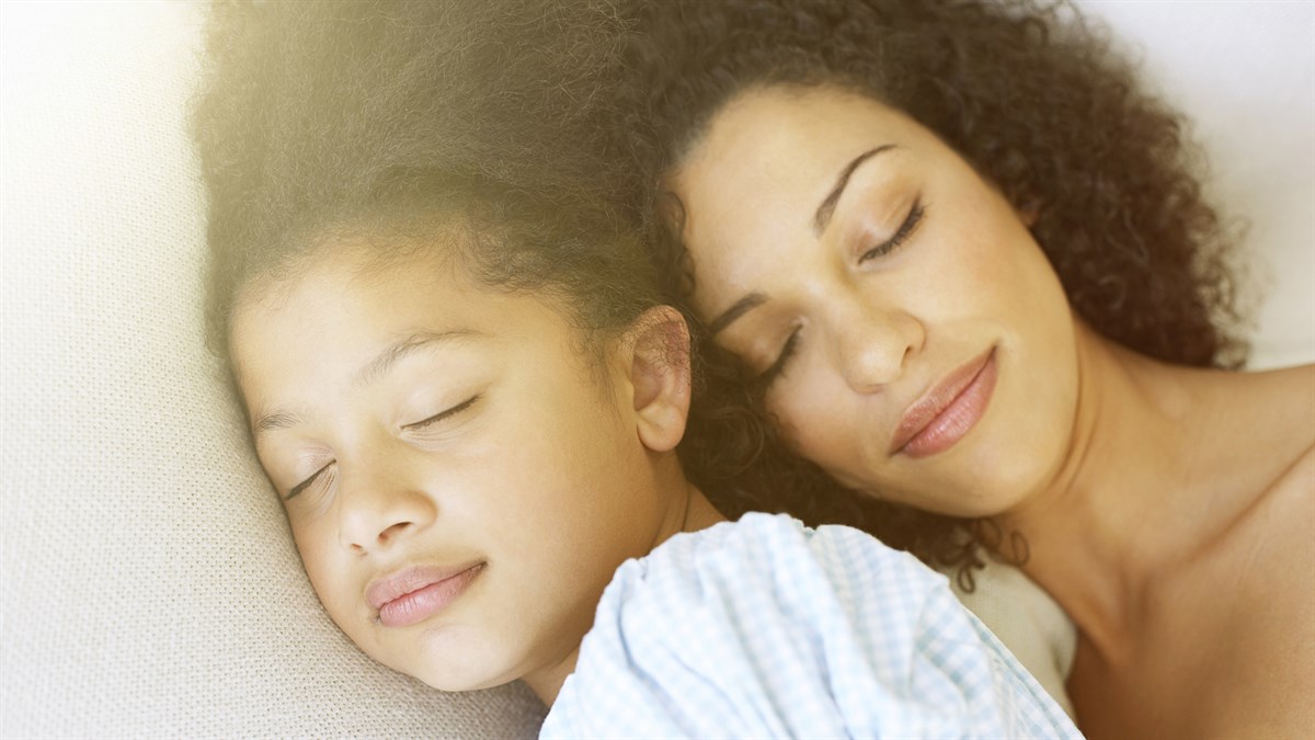 Renault confidence makes women & her daughter sleep peacefully