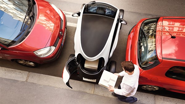 Renault Twizy Cargo - electric van for companies - delivery in town