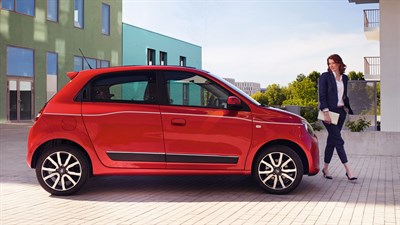 A businesswoman looking at Renault Twingo